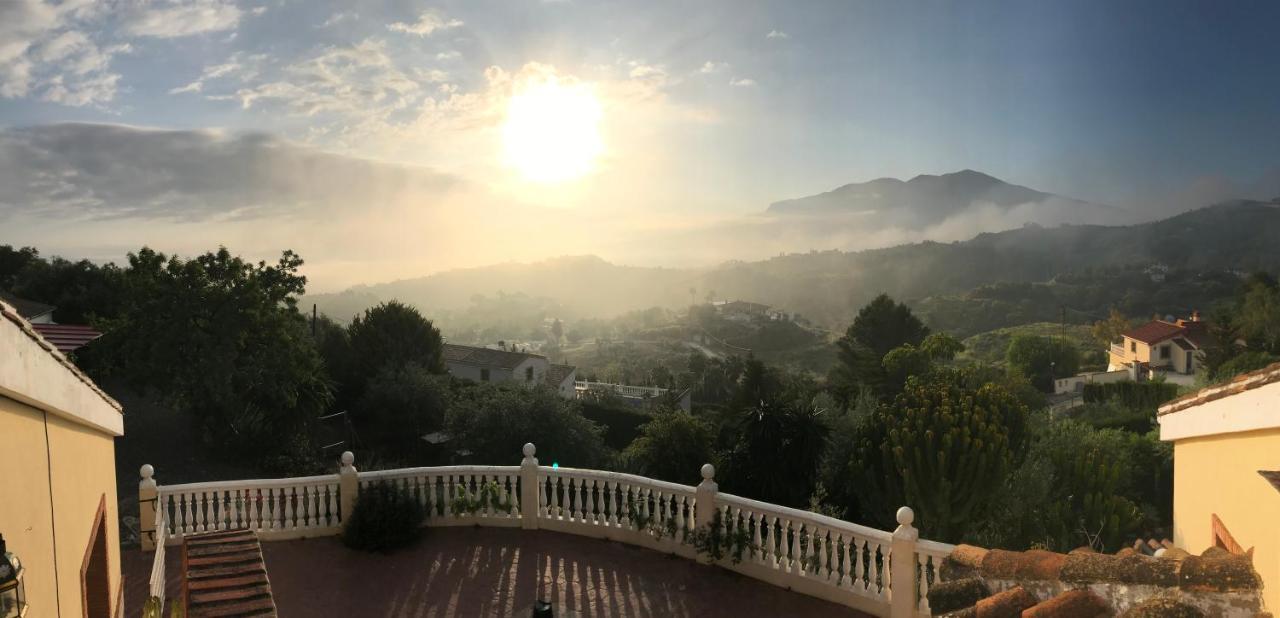 Studio Views Apartment, Cortijo Fruitful Hills Málaga Extérieur photo
